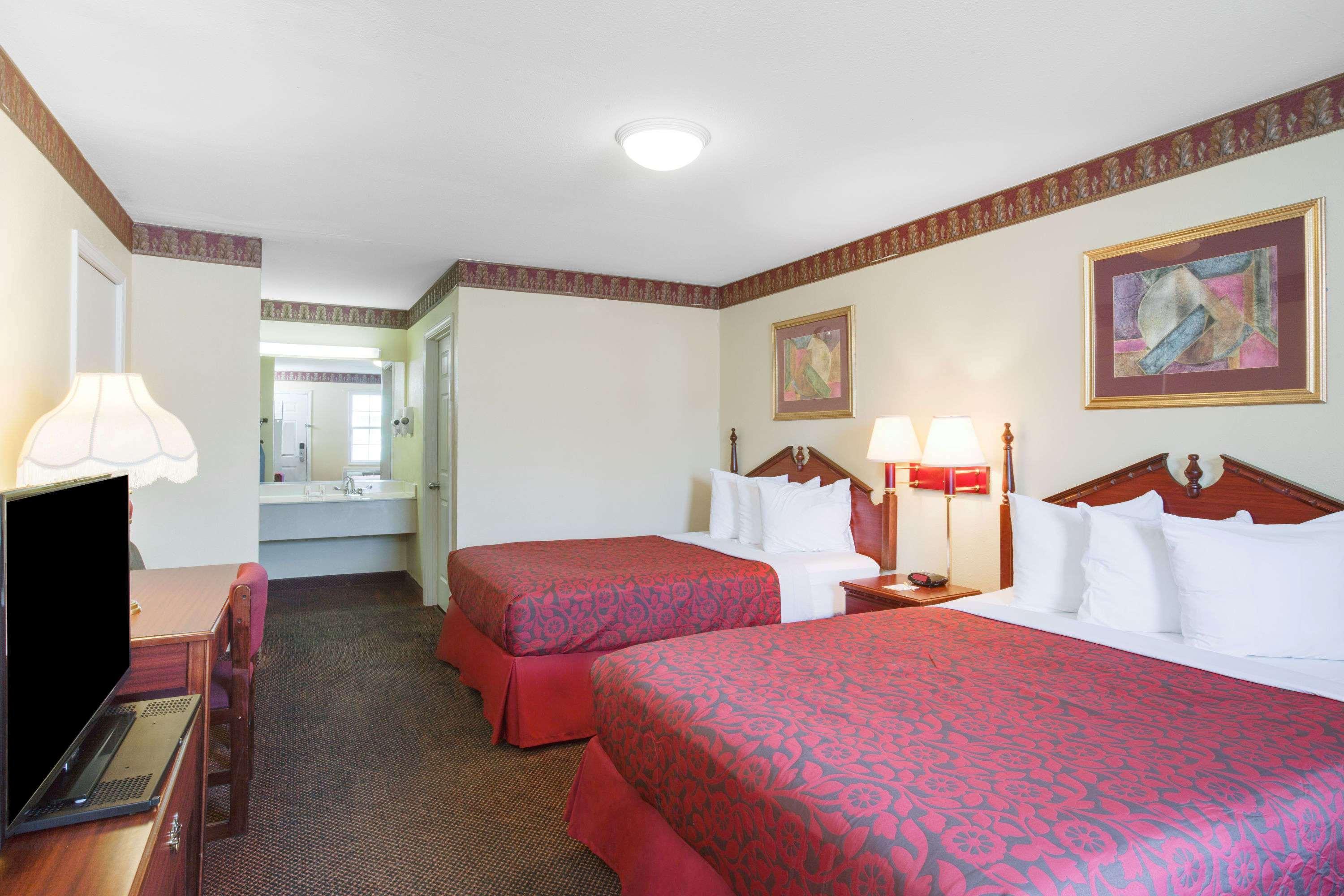 Days Inn by Wyndham Trumann AR Bagian luar foto