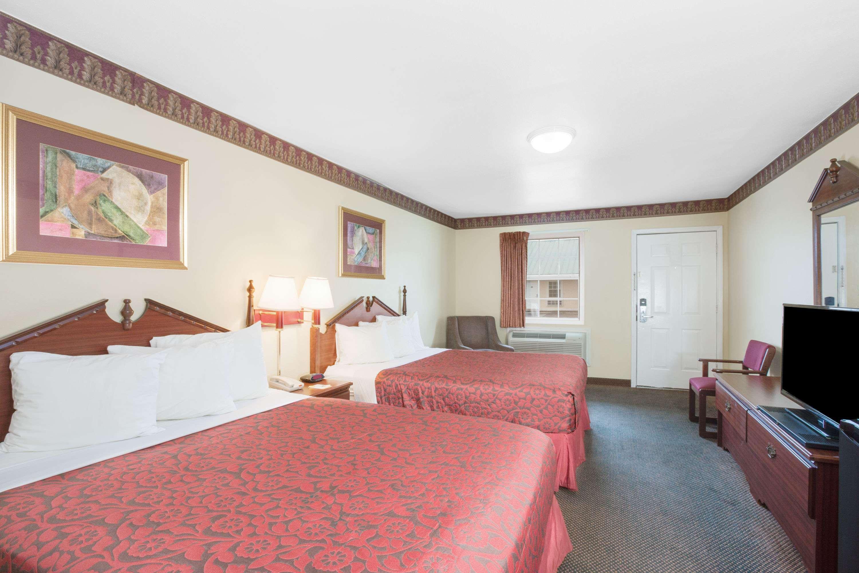 Days Inn by Wyndham Trumann AR Bagian luar foto