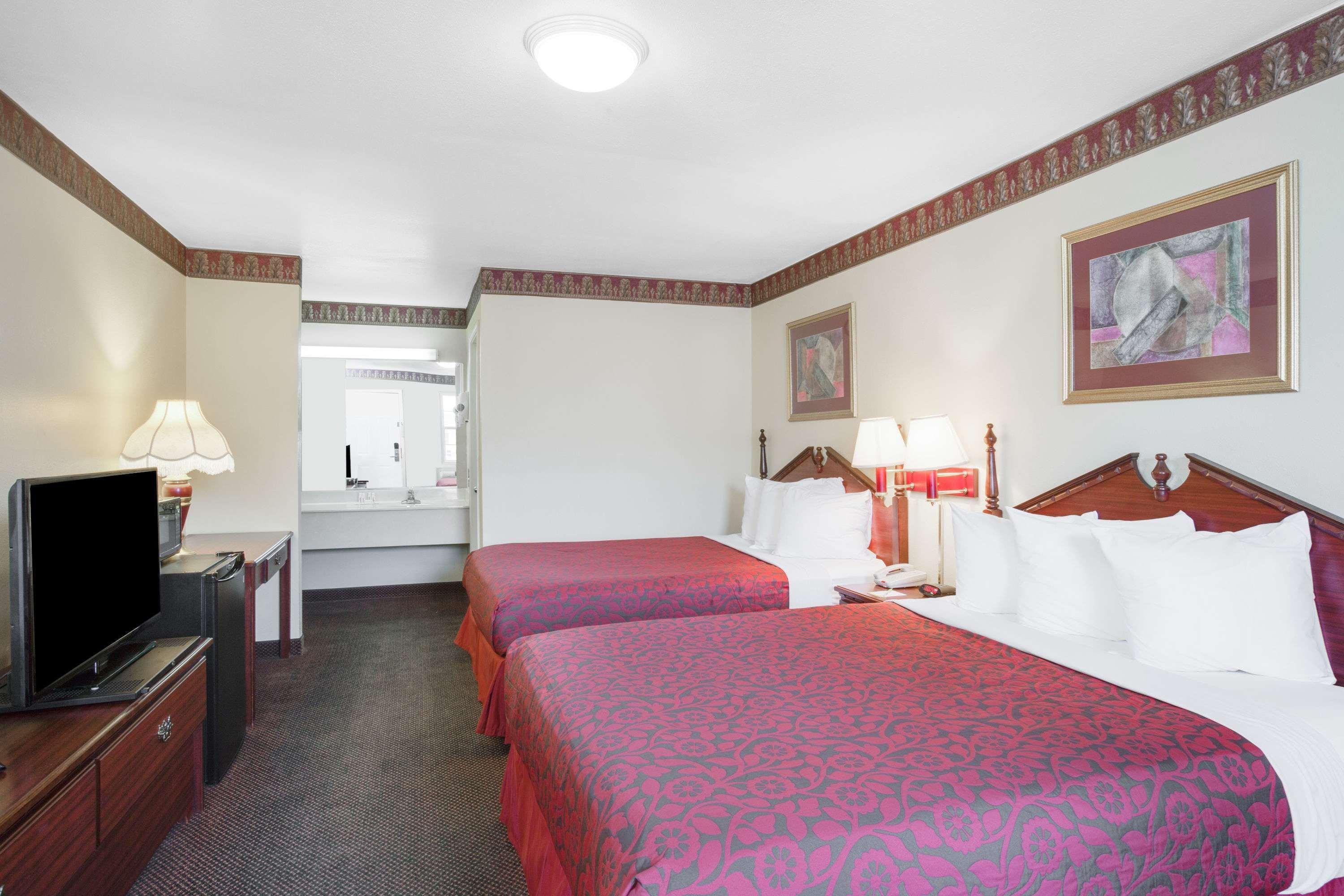 Days Inn by Wyndham Trumann AR Bagian luar foto