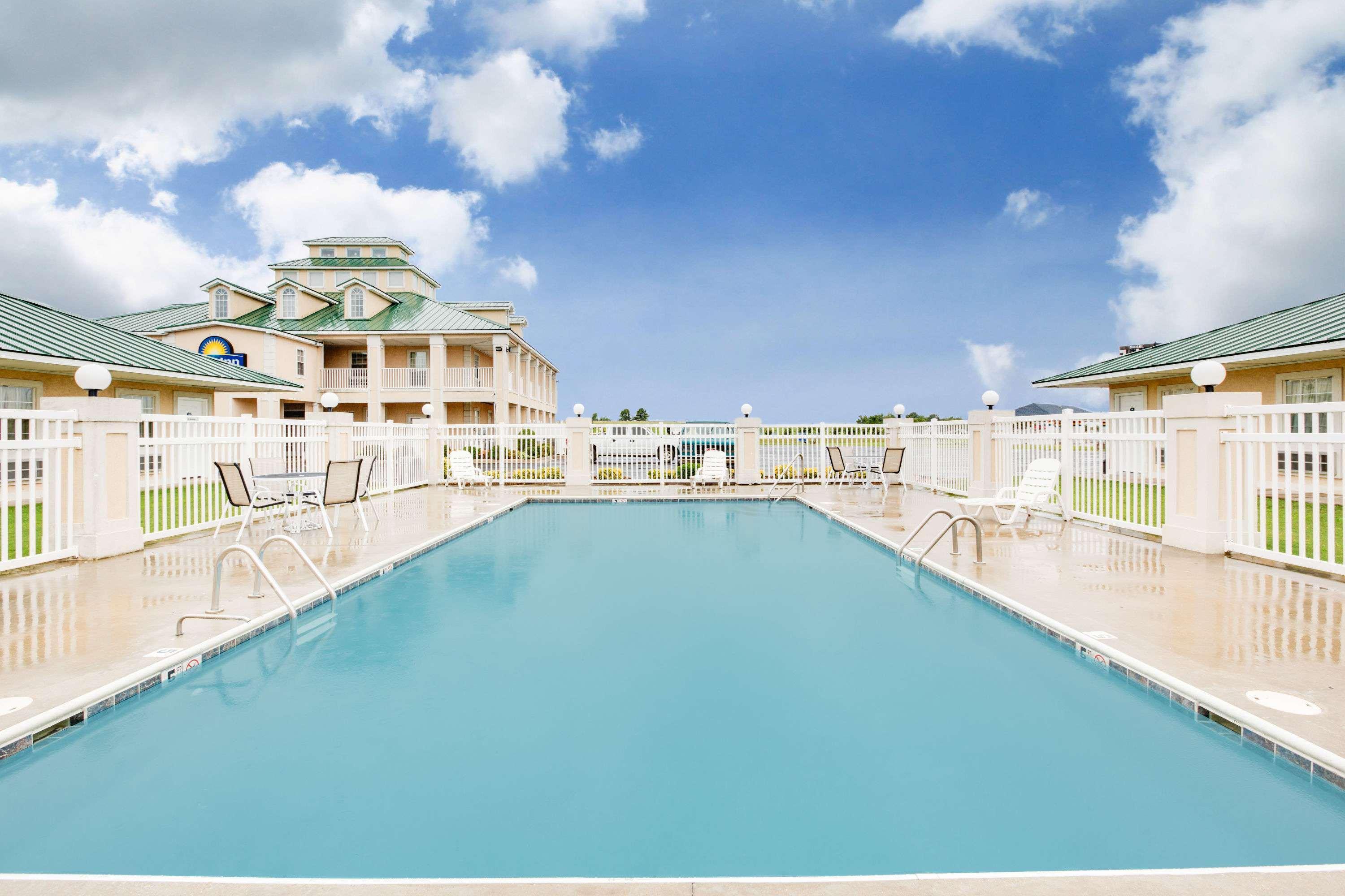 Days Inn by Wyndham Trumann AR Bagian luar foto
