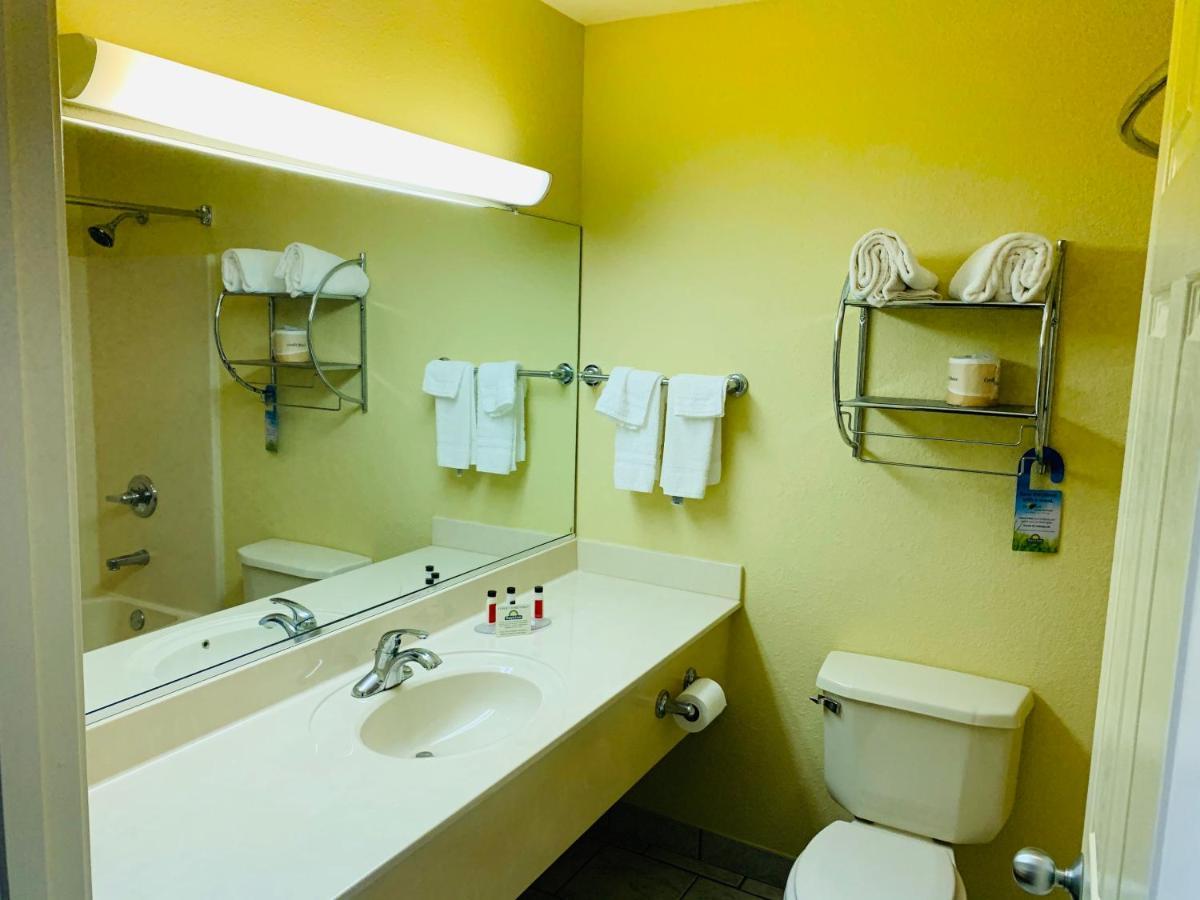 Days Inn by Wyndham Trumann AR Bagian luar foto