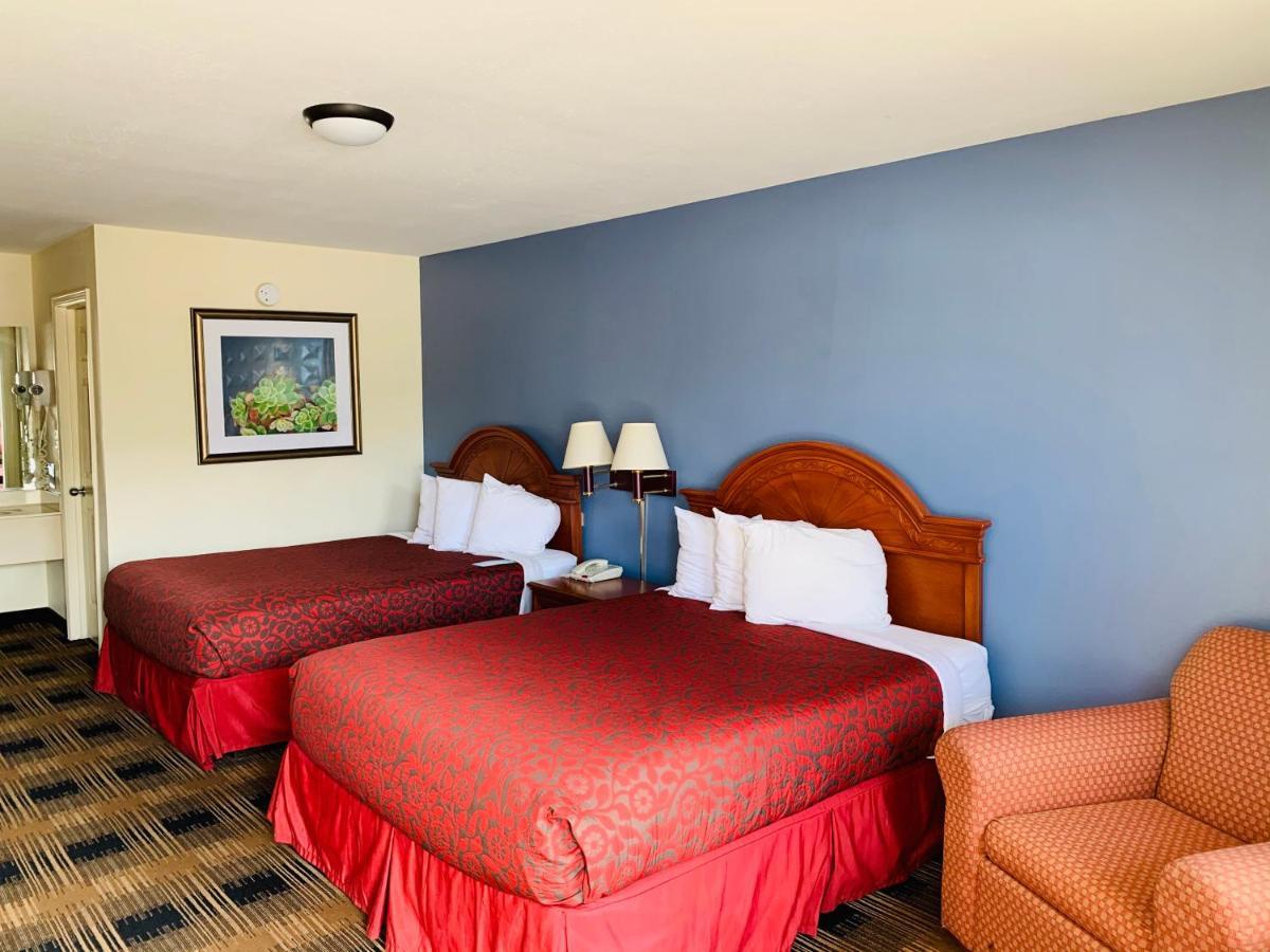 Days Inn by Wyndham Trumann AR Bagian luar foto